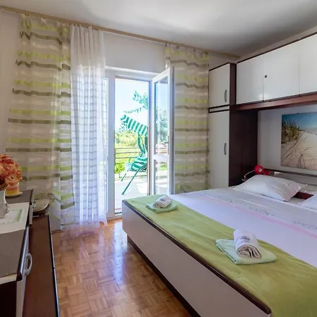 Apartment By The Sea Jelsa, Hvar - 4017